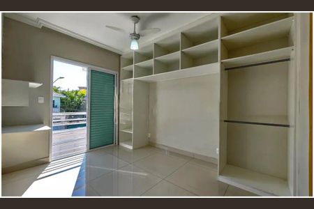 Casa de condomínio à venda com 99m², 3 quartos e 2 vagas Casa de condomínio à venda com 99m², 3 quartos e 2 vagasQuarto