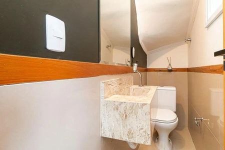 Banheiro de casa de condomínio à venda com 3 quartos, 99m² em Vila Brasilio Machado, São Paulo