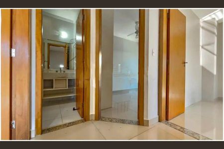 Casa de condomínio à venda com 99m², 3 quartos e 2 vagas Casa de condomínio à venda com 99m², 3 quartos e 2 vagasQuarto