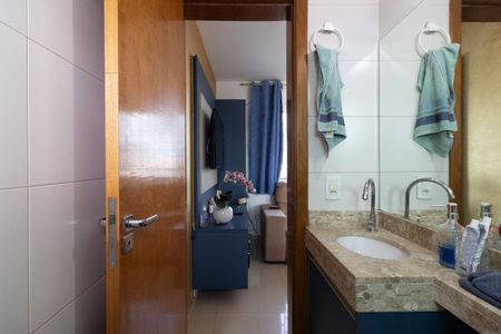 Apartamento para alugar com 62m², 2 quartos e 1 vaga Apartamento para alugar com 62m², 2 quartos e 1 vagaBanheiro