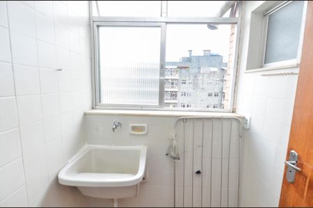 Apartamento para alugar com 68m², 2 quartos e 1 vagaÁrea de Serviço