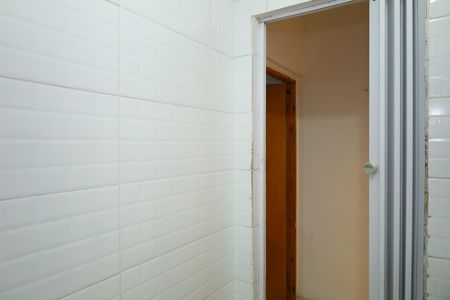 Casa à venda com 276m², 2 quartos e 1 vagaBanheiro