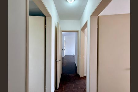 Apartamento à venda com 129m², 3 quartos e sem vagaCorredor Quartos 