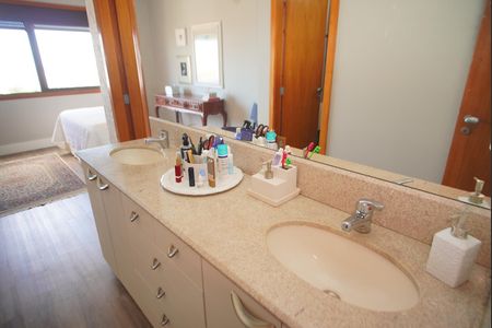 Apartamento para alugar com 220m², 3 quartos e 3 vagasBanheiro da Suíte 1