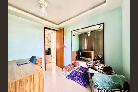 Sala de casa de condomínio para alugar com 2 quartos, 55m² em Taquara, Rio de Janeiro