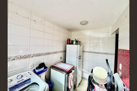 Cozinha de casa de condomínio para alugar com 2 quartos, 55m² em Taquara, Rio de Janeiro