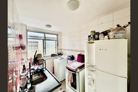 Cozinha de casa de condomínio para alugar com 2 quartos, 55m² em Taquara, Rio de Janeiro