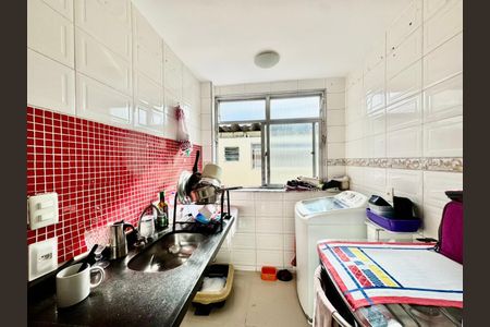 Cozinha de casa de condomínio para alugar com 2 quartos, 55m² em Taquara, Rio de Janeiro