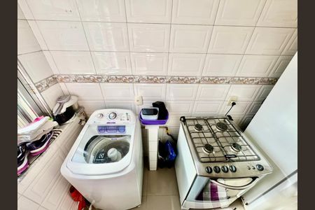 Cozinha de casa de condomínio para alugar com 2 quartos, 55m² em Taquara, Rio de Janeiro