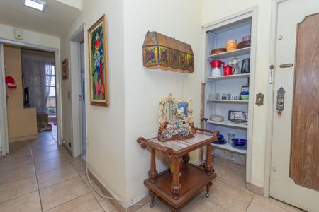 Apartamento à venda com 100m², 2 quartos e sem vagaCorredor de Entrada