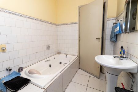Apartamento à venda com 100m², 2 quartos e sem vagaBanheiro