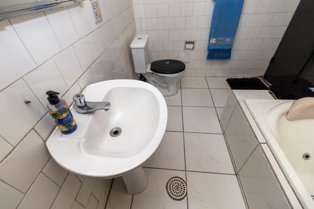 Apartamento à venda com 100m², 2 quartos e sem vagaBanheiro