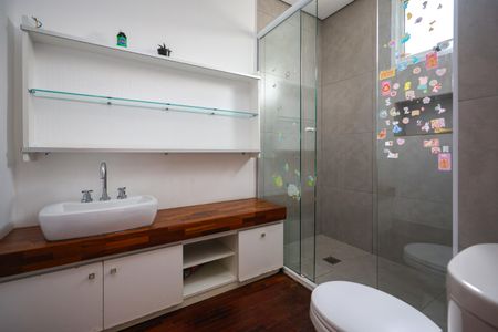 Apartamento para alugar com 256m², 3 quartos e 4 vagas Apartamento para alugar com 256m², 3 quartos e 4 vagasBanheiro da Suíte 3