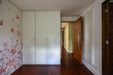 Apartamento para alugar com 256m², 3 quartos e 4 vagas Apartamento para alugar com 256m², 3 quartos e 4 vagasSuíte 3