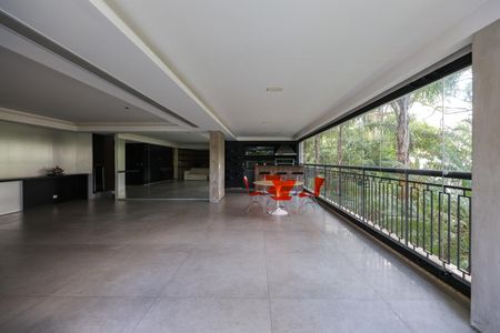 Apartamento para alugar com 256m², 3 quartos e 4 vagas Apartamento para alugar com 256m², 3 quartos e 4 vagasSala