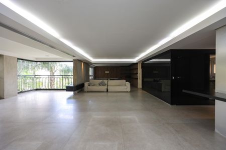 Apartamento para alugar com 256m², 3 quartos e 4 vagas Apartamento para alugar com 256m², 3 quartos e 4 vagasSala