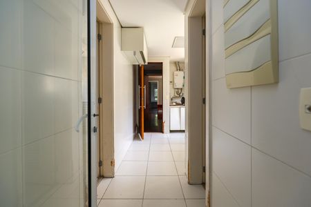 Apartamento para alugar com 256m², 3 quartos e 4 vagas Apartamento para alugar com 256m², 3 quartos e 4 vagasÁrea de Serviço
