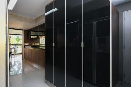 Apartamento para alugar com 256m², 3 quartos e 4 vagas Apartamento para alugar com 256m², 3 quartos e 4 vagasCozinha