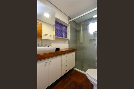 Apartamento para alugar com 256m², 3 quartos e 4 vagas Apartamento para alugar com 256m², 3 quartos e 4 vagasBanheiro da Suíte 2