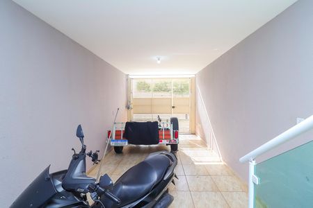 Casa de condomínio à venda com 97m², 2 quartos e 3 vagasGaragem