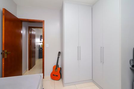 Casa de condomínio à venda com 97m², 2 quartos e 3 vagasQuarto 2 - Suíte