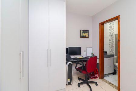 Casa de condomínio à venda com 97m², 2 quartos e 3 vagasQuarto 2 - Suíte