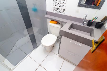 Casa de condomínio à venda com 97m², 2 quartos e 3 vagasBanheiro da Suíte 1