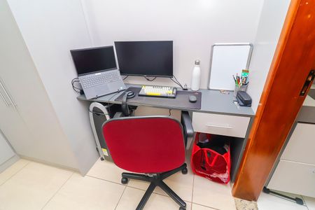 Casa de condomínio à venda com 97m², 2 quartos e 3 vagasQuarto 2 - Suíte