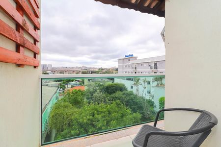 Casa de condomínio à venda com 97m², 2 quartos e 3 vagasVaranda da Suíte 1