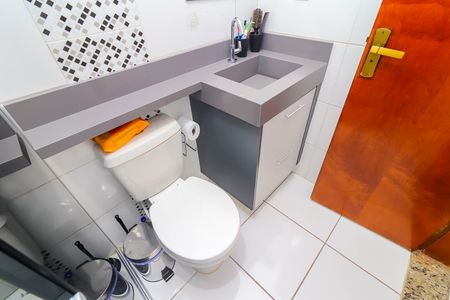 Casa de condomínio à venda com 97m², 2 quartos e 3 vagasBanheiro da Suíte 1