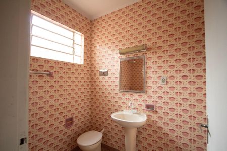 Casa para alugar com 130m², 3 quartos e 1 vagaBanheiro