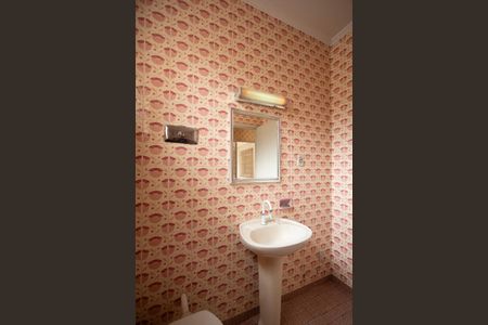 Casa para alugar com 130m², 3 quartos e 1 vagaBanheiro