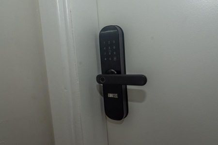 Apartamento para alugar com 71m², 3 quartos e 1 vagaDetalhe porta- Chave eletrônica