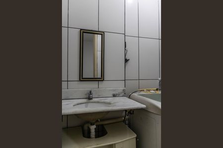 Banheiro de apartamento à venda com 1 quarto, 45m² em Centro, Belo Horizonte