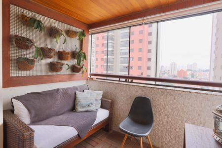 Apartamento à venda com 90m², 4 quartos e 2 vagas Apartamento à venda com 90m², 4 quartos e 2 vagasSacada