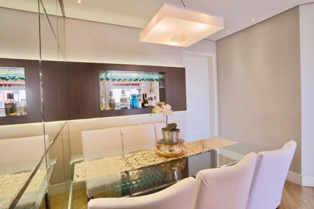 Apartamento à venda com 90m², 4 quartos e 2 vagas Apartamento à venda com 90m², 4 quartos e 2 vagasSala de Jantar
