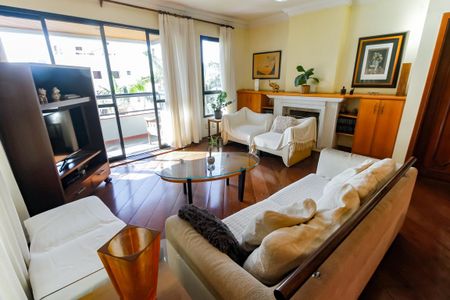 Apartamento para alugar com 3 quartos, 156m² em Vila Suzana, São Paulo