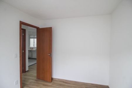 Quarto 1 de apartamento para alugar com 2 quartos, 48m² em Jardim Alvorada, Nova Iguaçu