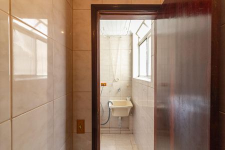 Apartamento para alugar com 74m², 3 quartos e 2 vagasBanheiro de Serviço