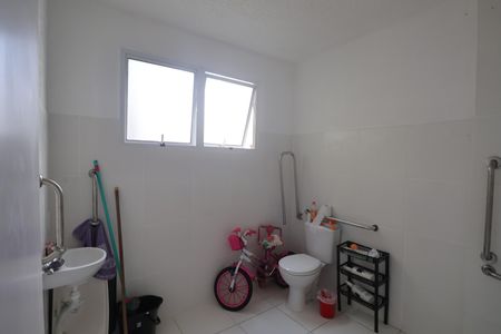 Banheiro de apartamento para alugar com 1 quarto, 42m² em Mato Grande, Canoas