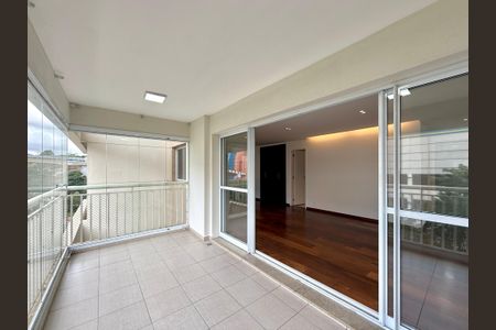 Apartamento para alugar com 123m², 3 quartos e 2 vagasVaranda