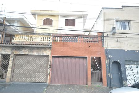 Casa à venda com 150m², 3 quartos e 3 vagas Casa à venda com 150m², 3 quartos e 3 vagasFachada