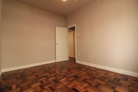 Quarto 1 de apartamento para alugar com 2 quartos, 50m² em Santana, Porto Alegre