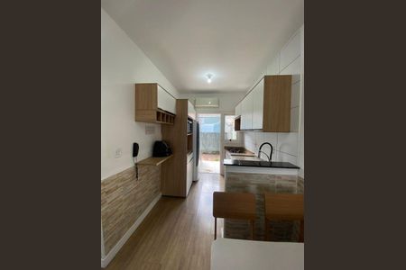 Cozinha  de apartamento para alugar com 2 quartos, 70m² em Hípica, Porto Alegre