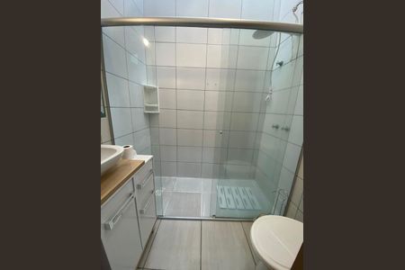 Banheiro de apartamento para alugar com 2 quartos, 70m² em Hípica, Porto Alegre