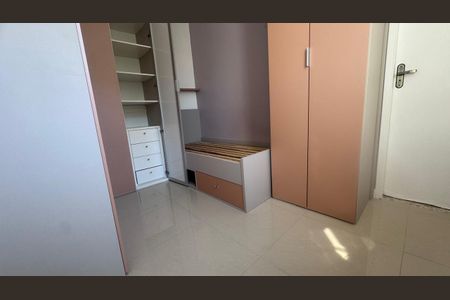 Apartamento para alugar com 75m², 3 quartos e 2 vagasQuarto