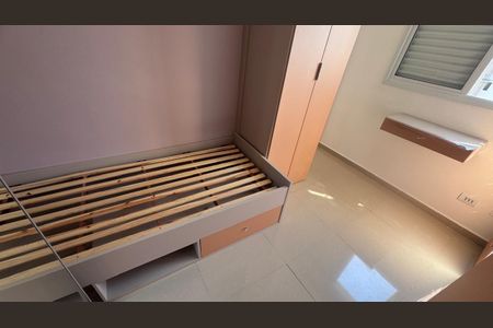 Quarto de apartamento para alugar com 3 quartos, 75m² em Vila Osasco, Osasco