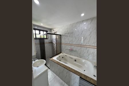 Banheiro 1 de casa para alugar com 3 quartos, 280m² em Itaipuaçu, Maricá