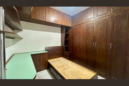 Quarto  de apartamento para alugar com 3 quartos, 68m² em Lagoinha, Belo Horizonte