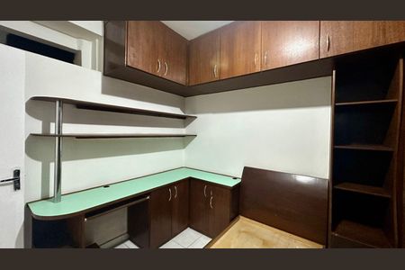 Quarto  de apartamento para alugar com 3 quartos, 68m² em Lagoinha, Belo Horizonte